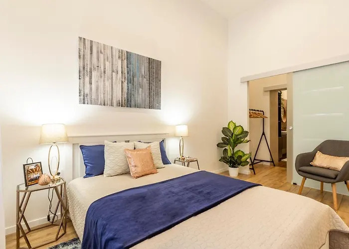 Deluxe Apartment